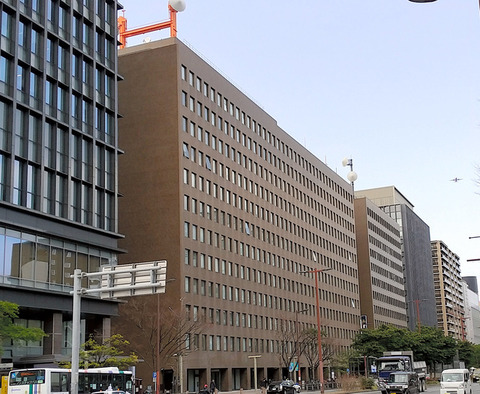 九州電力が「孫育」休暇、看病など 小3年まで2人以上なら年10日