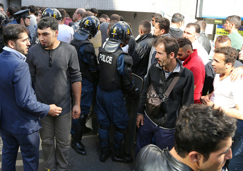 難民申請4回却下でも解体業を経営する「川口市のクルド人」の本音（後編）｜「なぜ難民が貧乏でなきゃいけないんだ！」(三好範英氏)