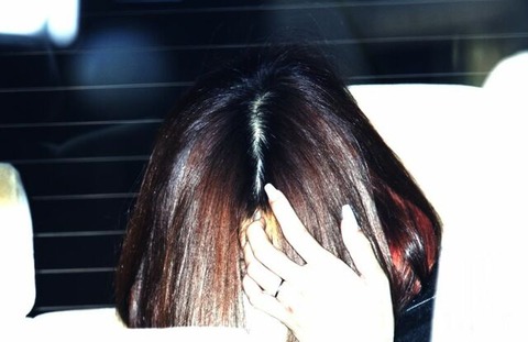 【社会】｢う、うぎゃー｣ 21歳美人女性ら、元彼の両手の爪を全て剥がすなどの暴行で逮捕