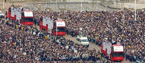 【阪神＆オリックスパレード】 実行委員会が観衆動員を１００万人に上方修正　午前の阪神パレードを４万人上積み　当初は計９６万人
