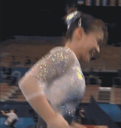 【画像】体操選手のぉ爆乳