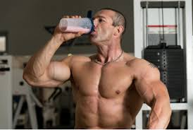 【筋トレ】ダイエット中は プロテインを呑まない方が良いのですか？