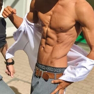 ジムで筋トレ始めて8ヶ月ぐらい経ったけど質問ある？？