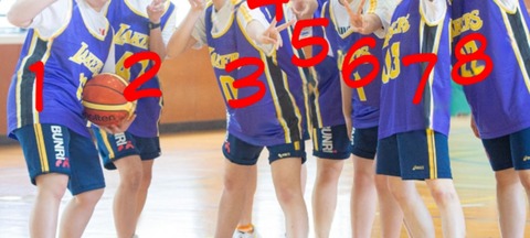 【画像】このバスケ部JKの中の1人とベ〇キス汗だく〇出しセ〇クスできるならどの子？