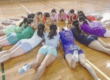 【画像】バレー部JK、夏合宿で尻を鍛えてしまう