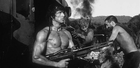 ボクサー「俺喧嘩強いッスよw」ｼｭｯｼｭｯ　俺「よし喧嘩すっかw」（右手に日本刀左手にショットガン頭にリボルバーを装備）