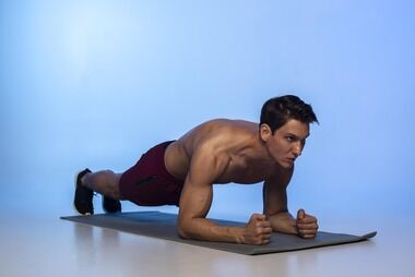 腹筋といえばプランクという風潮