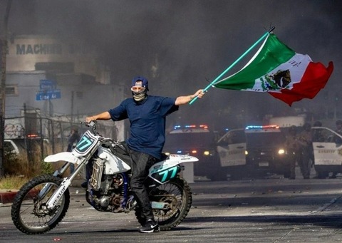 【画像】ロサンゼルスの暴動、ガチで戦場みたいになるwwwwwwwwwwww