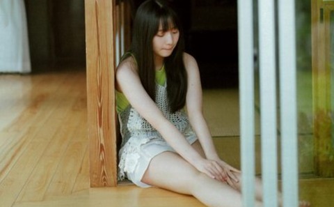 【画像】海邉朱莉ちゃんがすごくグラビア向きの身体つきをしてる件