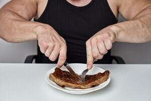 ジムインストラクター「たんぱく質を1食40g摂ってください、プロテイン抜きで」俺「わかりました（よくわからんけど）」