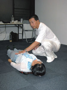 悪いところを探す。誰でもできると先生はおっしゃいます。
