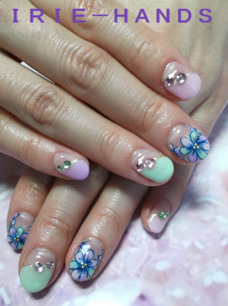 パープル グリーンのフラワーフレンチジェル ネイリストｍｉｋｉのｉｒｉｅネイル日記