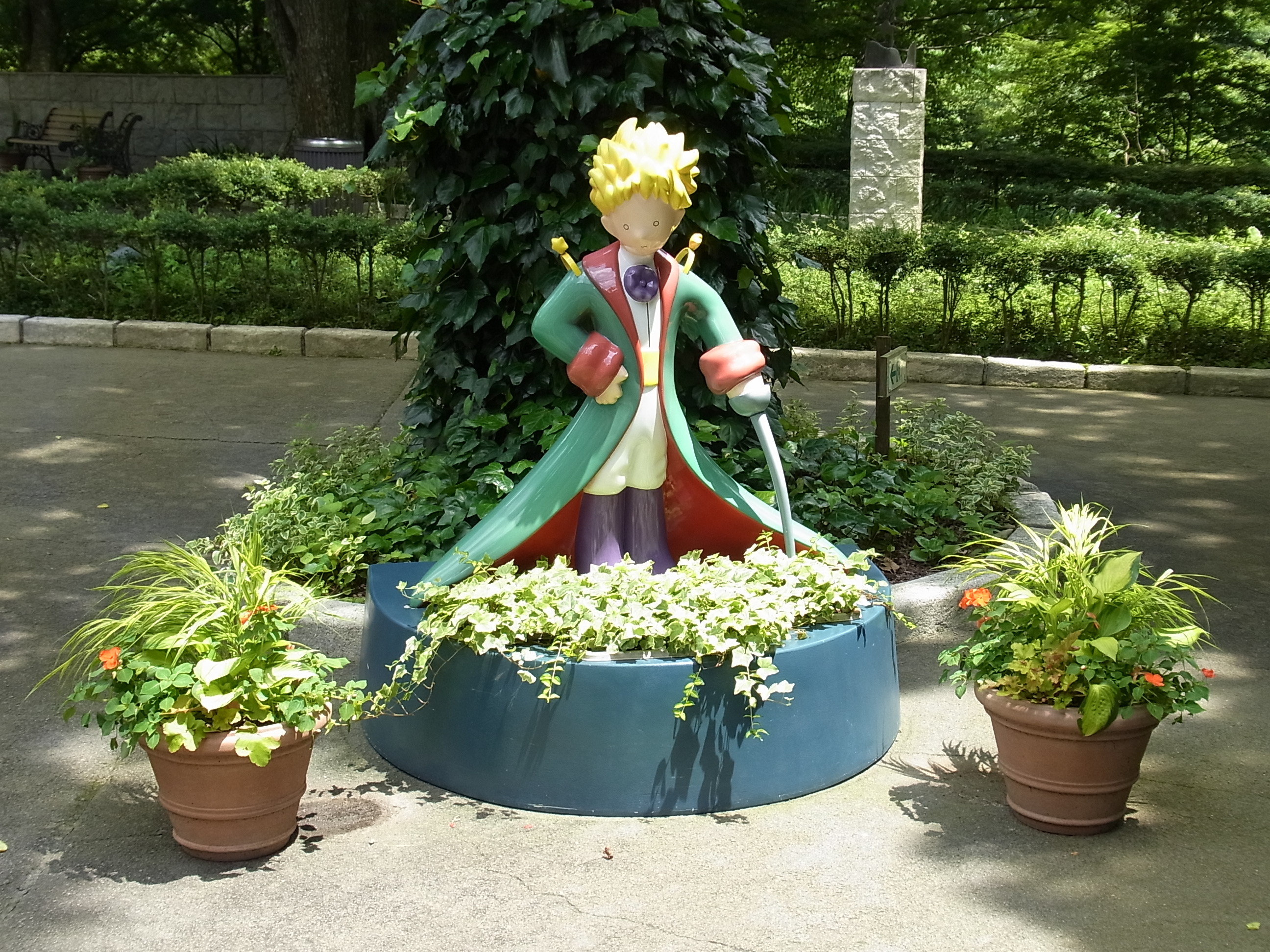 梅雨明けの箱根 星の王子さまミュージアム : 吉谷桂子のガーデニングブログ