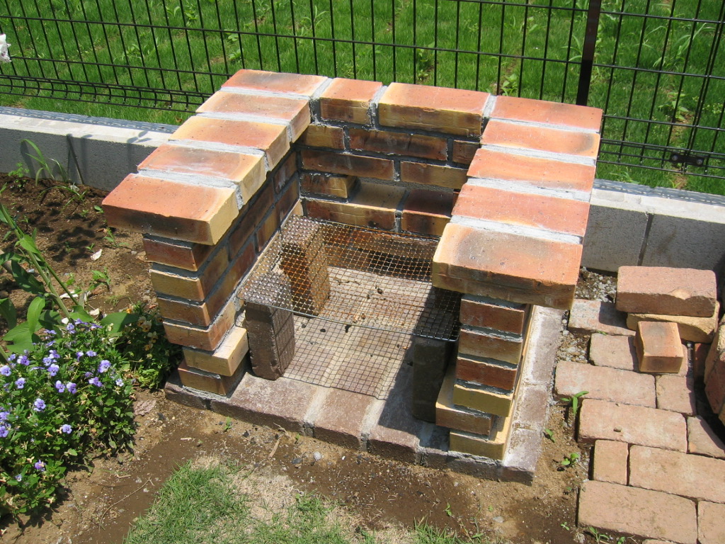 レンガワークでバーベキュー炉製作 建築家と建てた家での生活