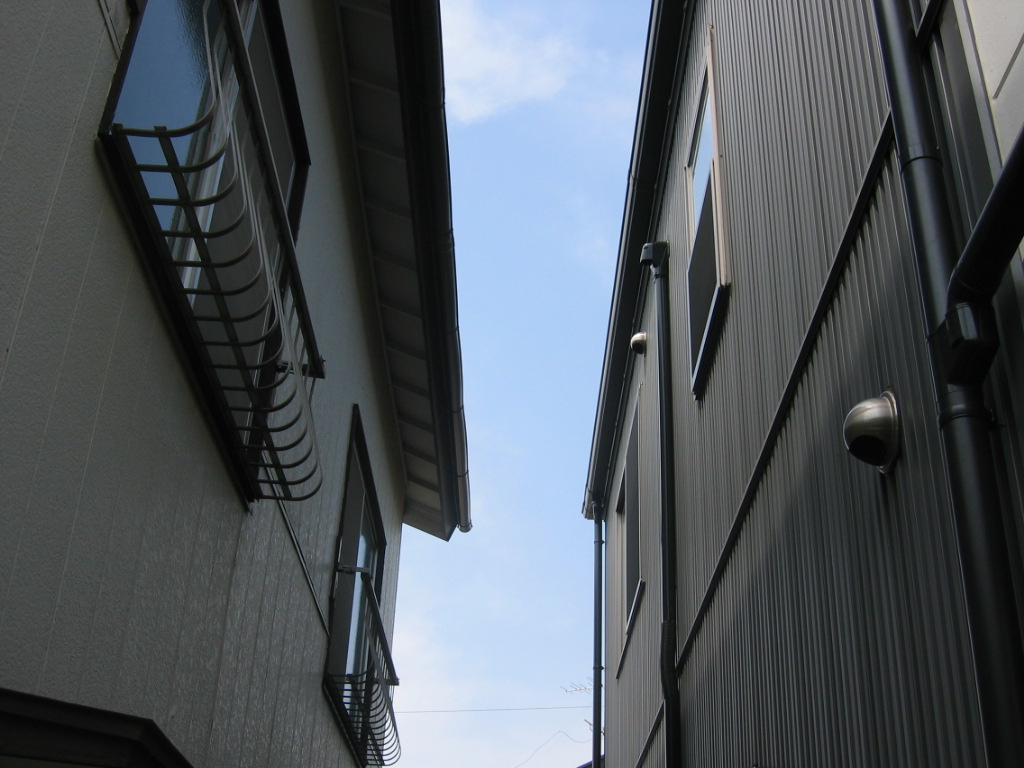 隣家との窓の位置関係注意 建築家と建てた家での生活
