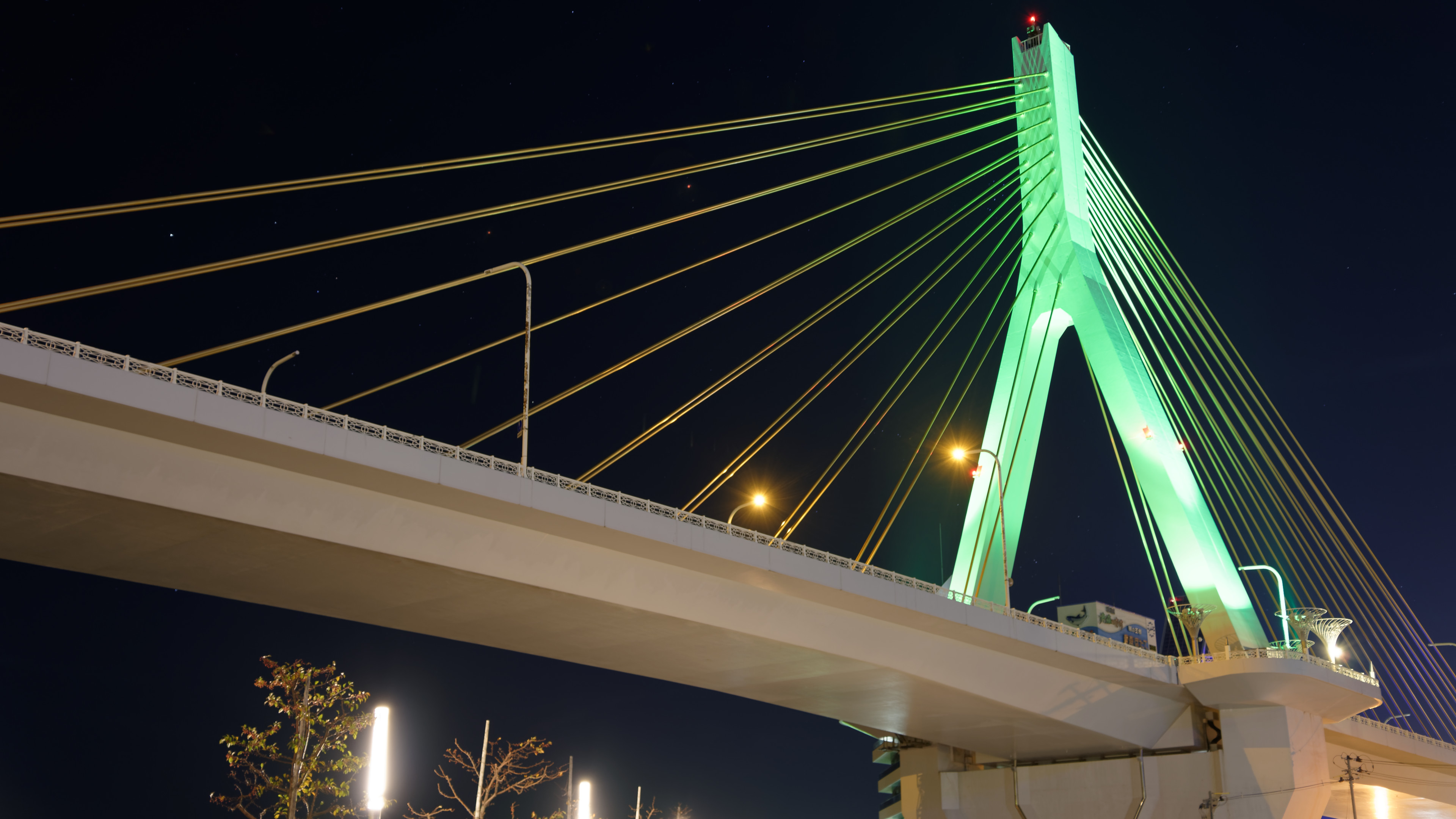 青森ベイブリッジ 彩り思い出