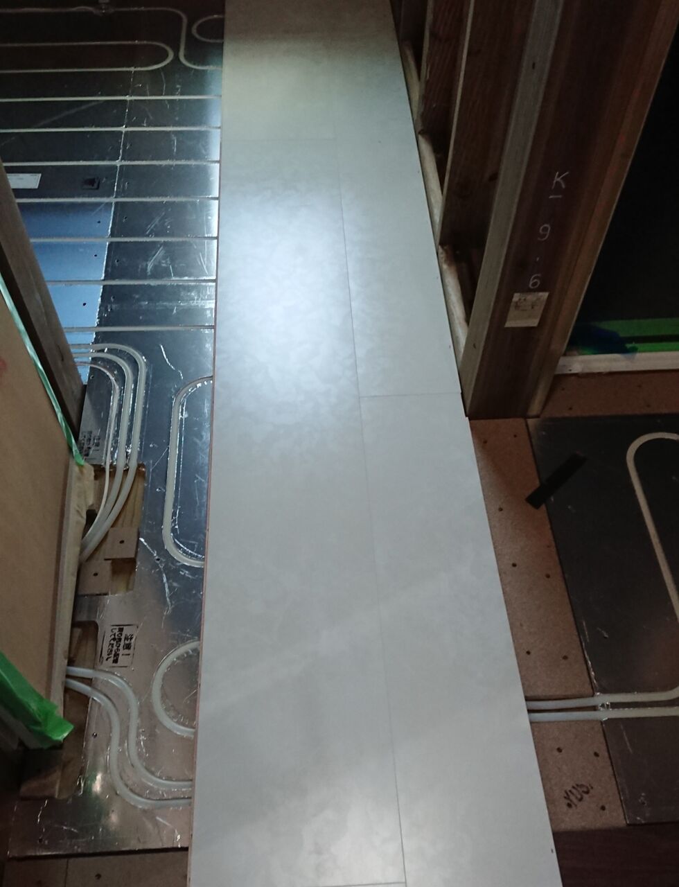 上棟21日目 実質15日目 フローリング 石目調タイル 木目調軒天 気密測定 一条工務店 ちゃちゃハウス グラン セゾンを建てるよ