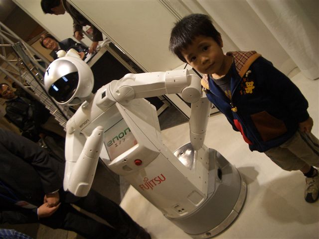 国際次世代ロボットフェアirt Japan 子供と遊ぼう