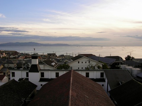 瀬戸内海淡路島を望む