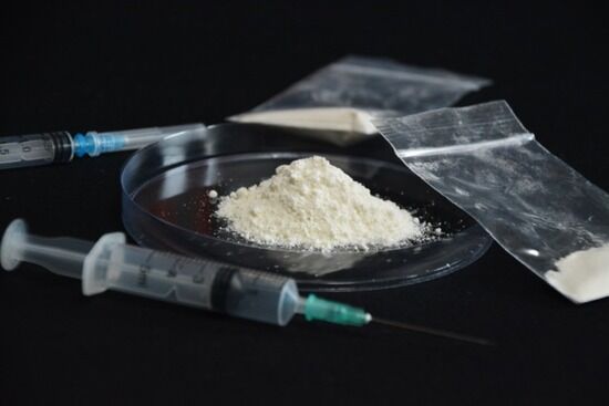 覚せい剤で執行猶予中の男、保護観察所の「薬物乱用防止プログラム」で密売人と出会い覚醒剤を入手