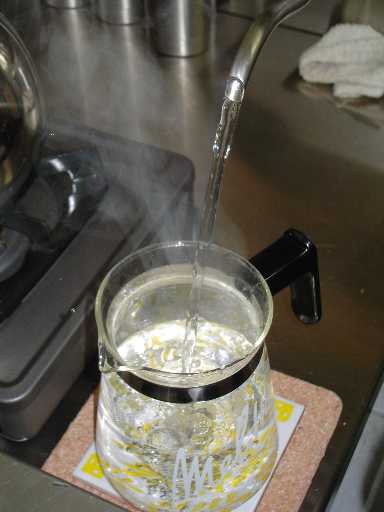 【話題】お湯を飲むだけ！「白湯」が健康に良いのは本当か