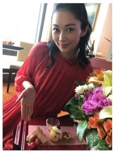 「当分の間ハワイから」　伊東美咲がインスタ開設、ファンからは「また女優のお仕事がみたいです」の声も