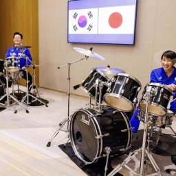 海外「日本の首相、カッコ良すぎだろ！」 韓国大統領とノリノリでドラムを叩く高市総理が爆発的な人気に