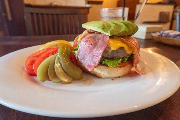 cornersgrill-2404308