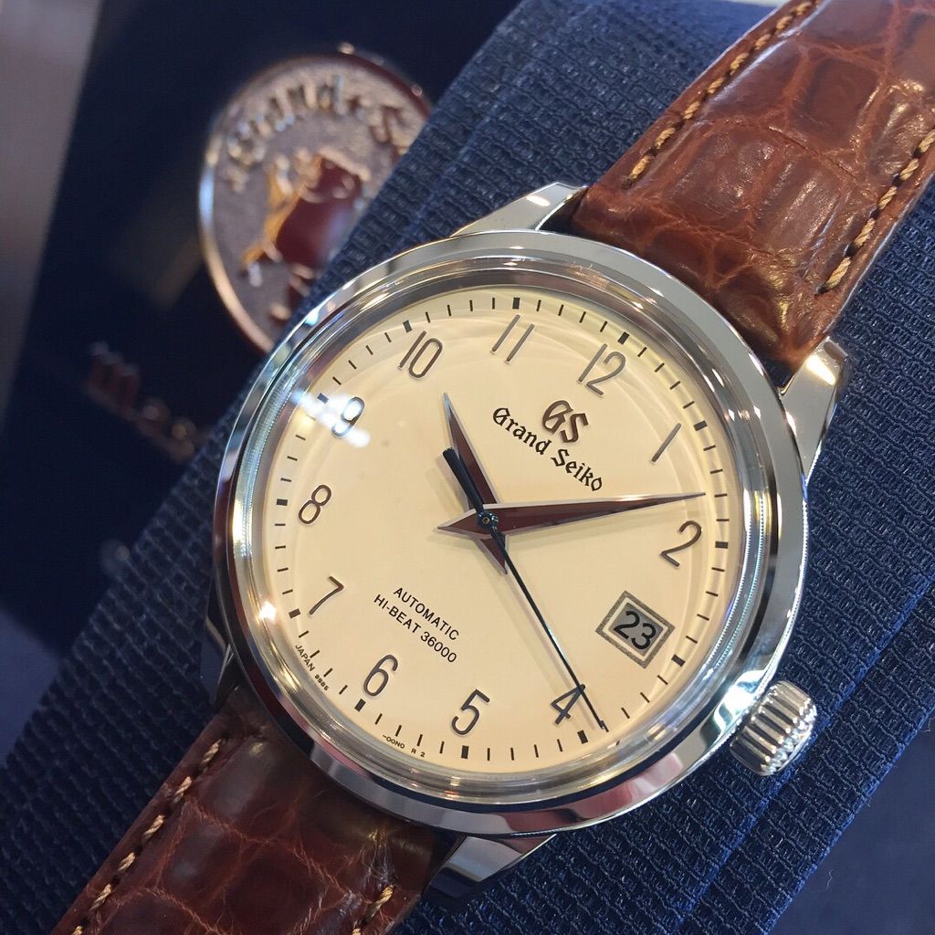 グランドセイコー 5646－7040 1973年 アラビア数字 槌目