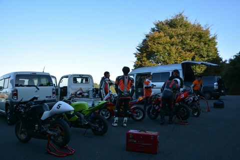 [画像:0d3d9298-s.jpg]