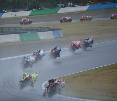 [画像:e3053e43-s.jpg]