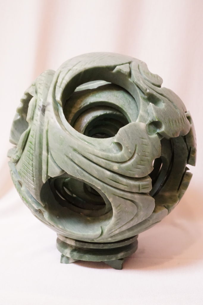 アートな翡翠の仲間たち インド翡翠の多層球 : 奇跡の石ころ