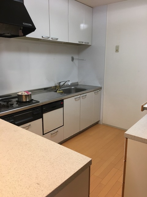 4E1B818F-8654-4C51-8C6A-213F49C24E50