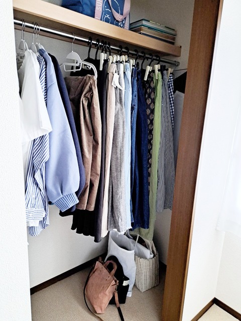 LINE_ALBUM_私部屋(洋間1)_240515_2