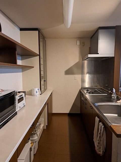 LINE_ALBUM_閉店ガラガラ_240515_1