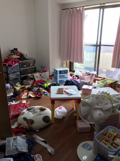 散らかり放題の子供部屋が一変 Ikea家具を使った三姉妹の個人スペースの作り方 片づけの向こう側 奇跡の3日片づけ 夢をかなえる7割収納 Powered By ライブドアブログ 散らかり放題の子供部屋が一変 Ikea家具を使った三姉妹の個人スペースの作り方 片づけの向こう側 奇跡の3日片づけ 夢をかなえる7割収納 Powered By ライブドアブログ