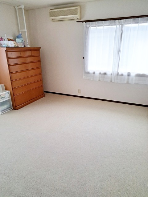 LINE_ALBUM_私部屋(洋間1)_240515_1