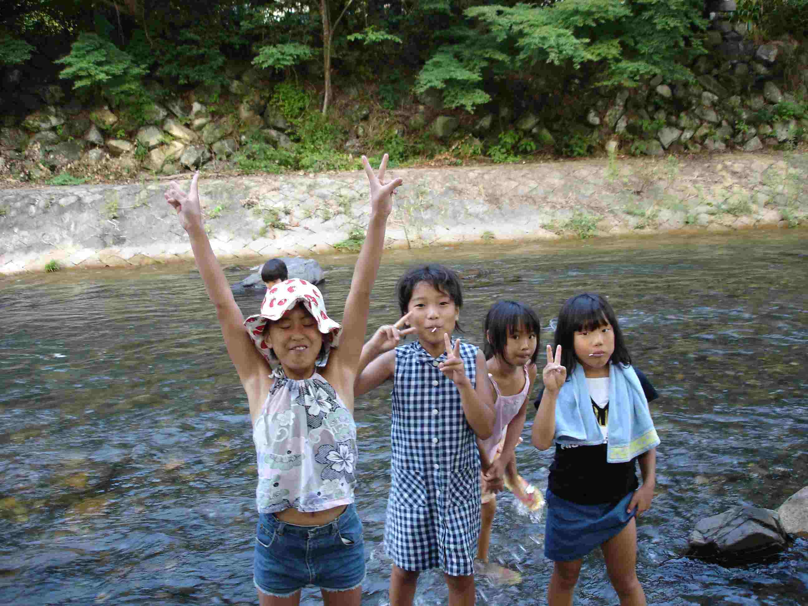 選挙と川遊び In Kyoto Seek An Link よつば島 井戸端カフェ