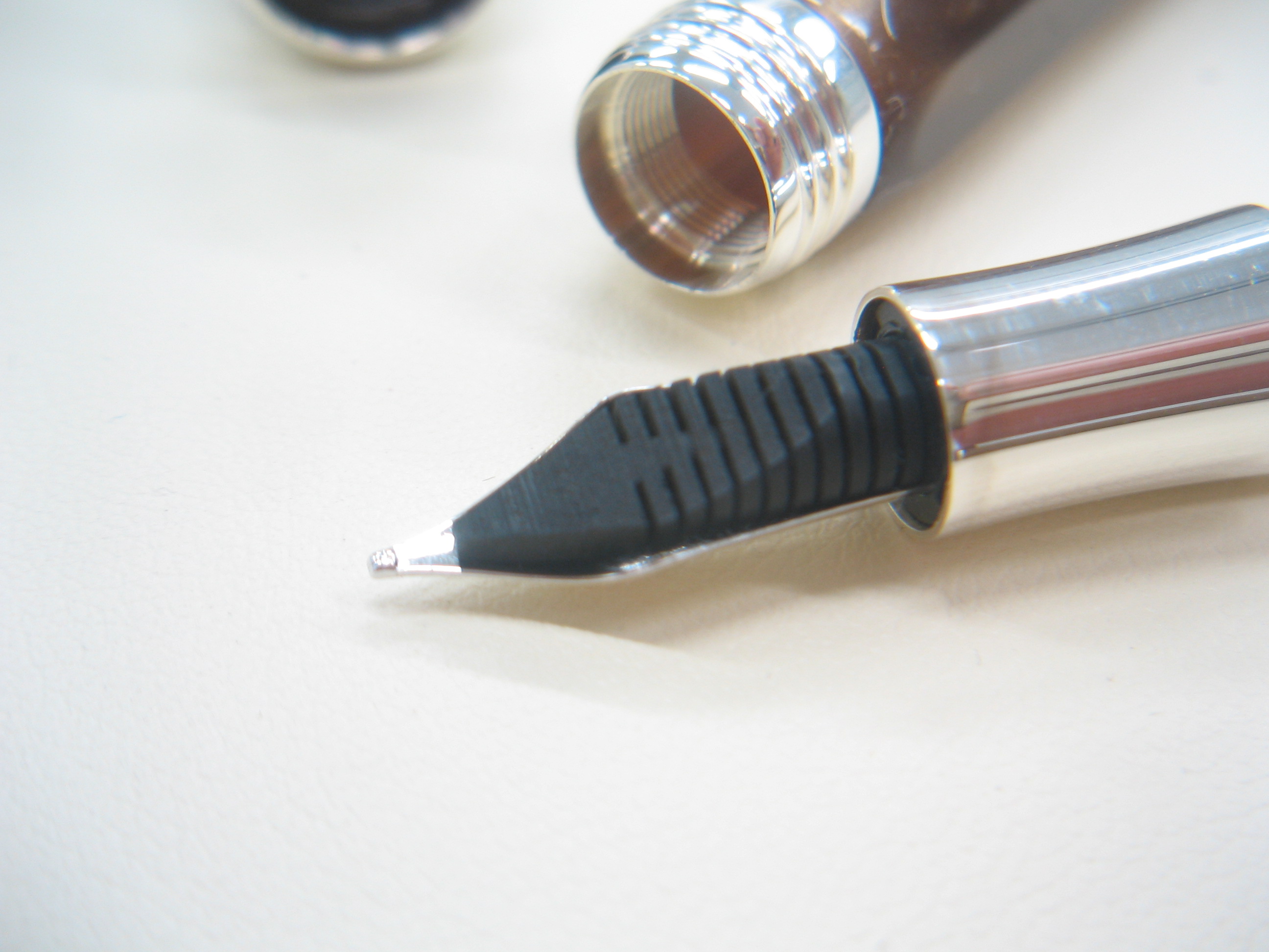 モンテグラッパ ミクラ キャラメルブラウン 万年筆 18k （エボナイト芯