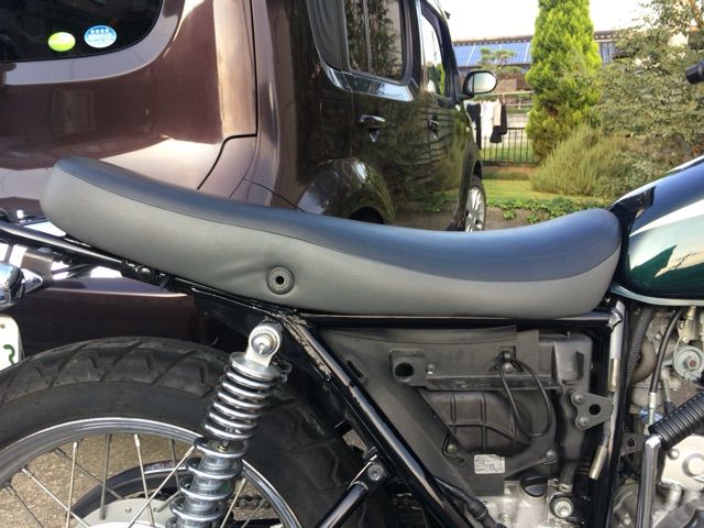 純正シート 取付編 Cb400ssはじめました
