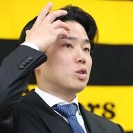 【-1500万円の衝撃】阪神・糸原健斗、年俸「5500万円」でサイン。球団から伝えられた“代打専念”の厳しすぎる評価と来季の覚悟