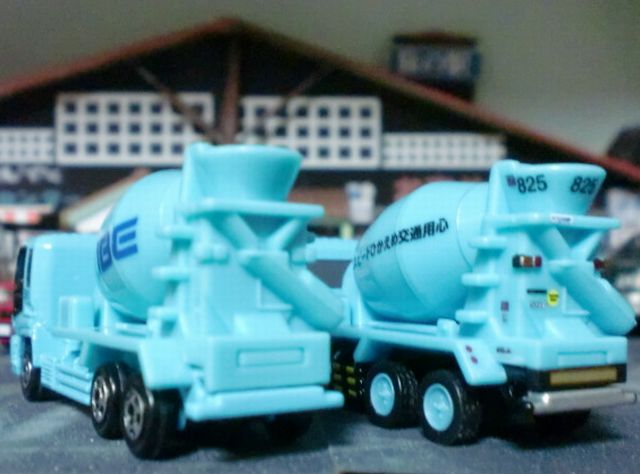 トミカリミテッド 0114 isuzu giga mixer (ube) No. 0114 Isuzu