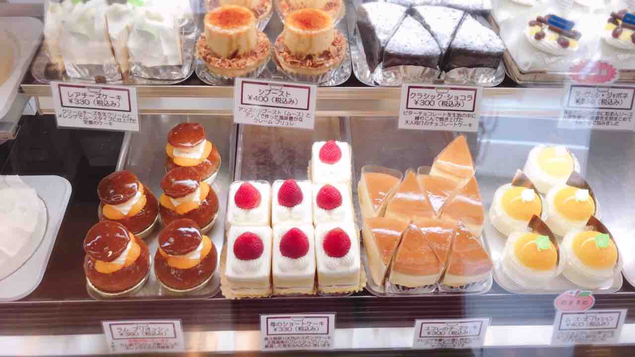 板橋区役所駅不動通り沿い Bon Appetit の 旬の丸ごと桃タルト の桃汁桃肉を愛でるのです ぶんぶくたぬこの板橋調査報告書