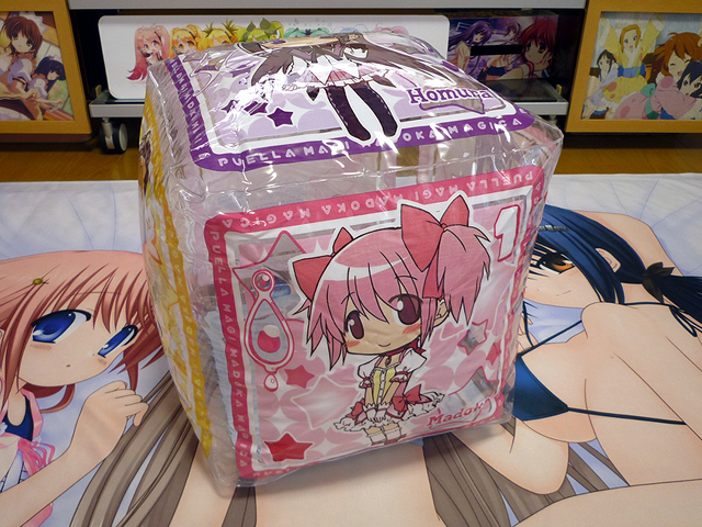 浮き輪 まどかマギカ 魔法少女まどか☆マギカ 浮き輪 お菓子の魔女柄