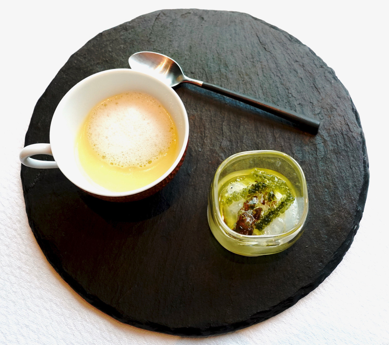 東京會舘プルニエ Restaurant Prunier 東京会館二階 丸ノ内三丁目 タップウォーターってなんですか Journaux 出挙 親力親為