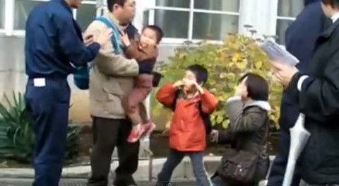 画像あり 鉄道ファンが子どもを取り上げ 母親に土下座させた 痛いニュース速報