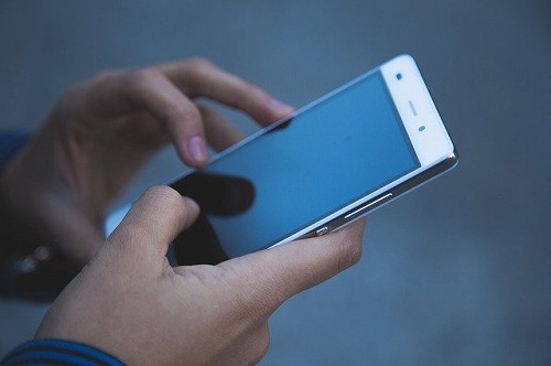 hands-gb4fc5861b_640