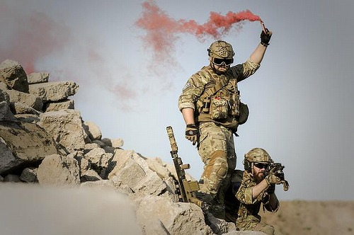 war-1447014_640