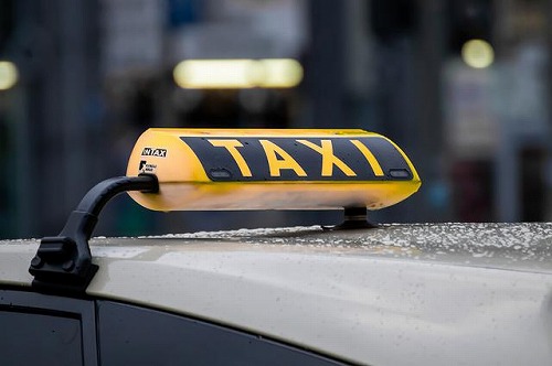 taxi-4720993_640