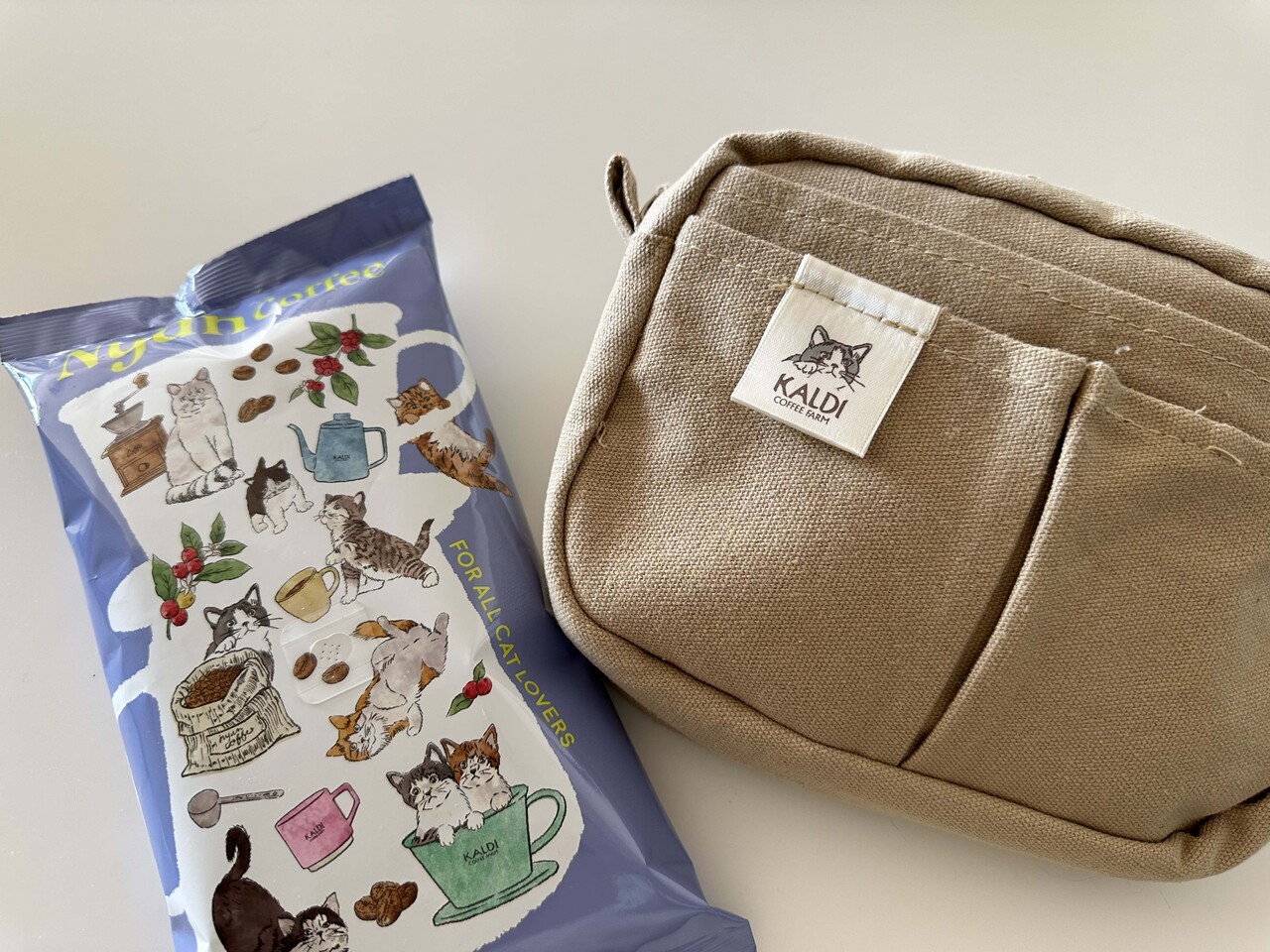 ♡ハンドメイド*猫型ポーチ♡カラフル猫ちゃん( ΦωΦ )♡